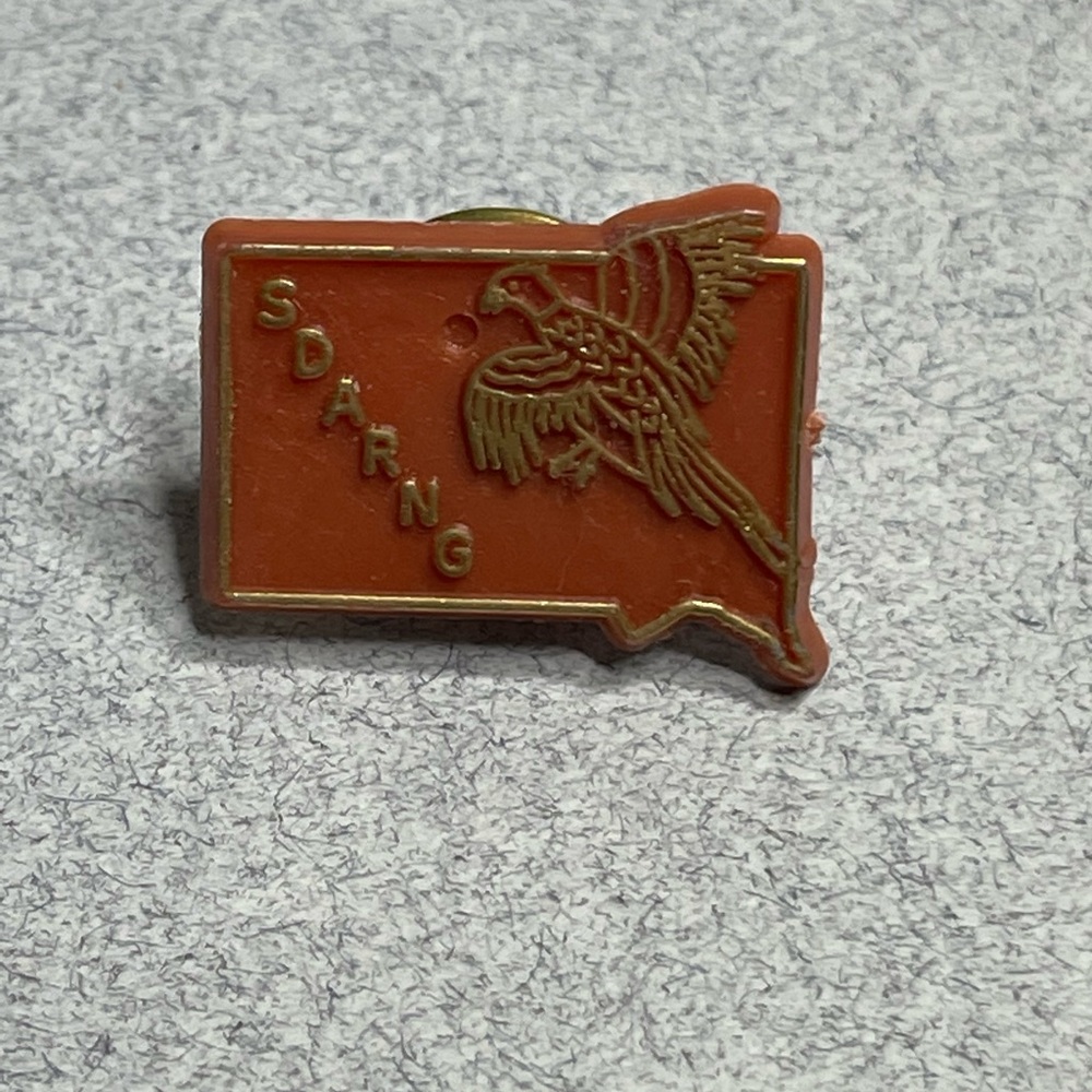 South Dakota Soaring Vintage Pin My Rushmore Souvenir